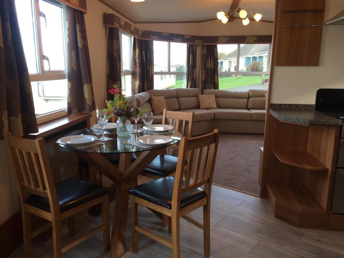 'Hartland Caravan' With Sea Views Bideford Exterior photo